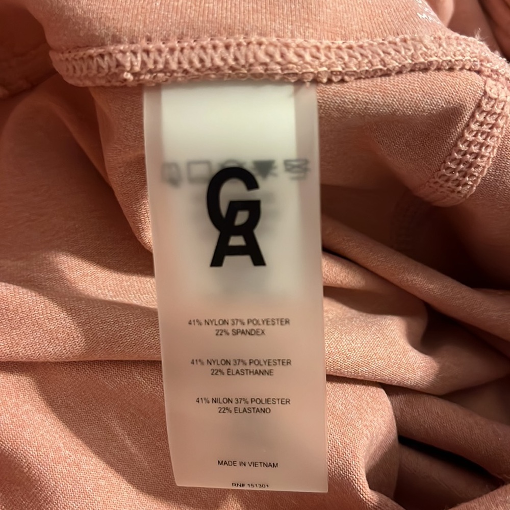 NWT Good American The Electric Feel Crop Legging size 1 Small Pink - Picture 11 of 11